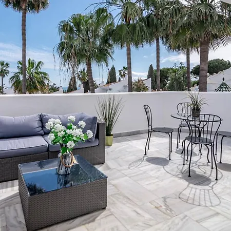 3 Townhouse With Private Garden In Holiday home *