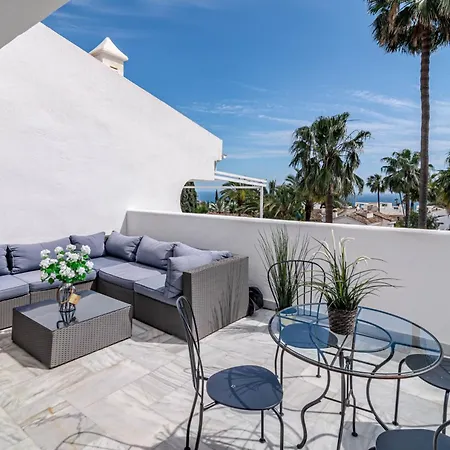 3 Townhouse With Private Garden In *