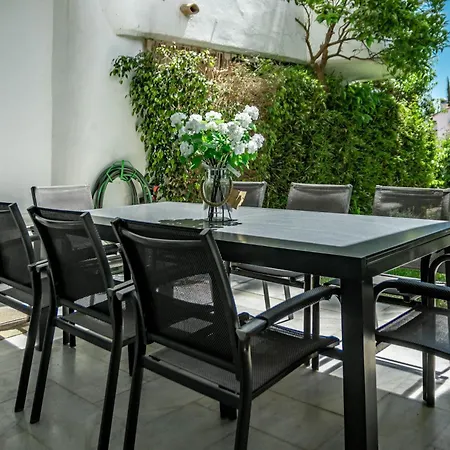 度假居 3 Townhouse With Private Garden In 马尔韦利亚