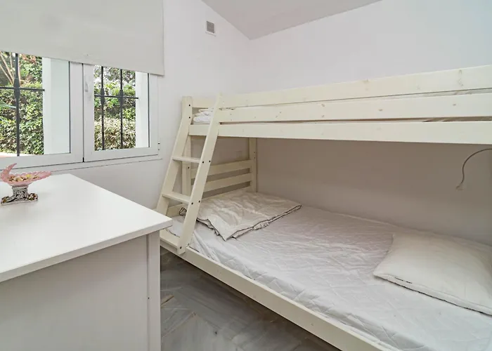 Σπίτι διακοπών 3 Townhouse With Private Garden In Μαρμπέλλα