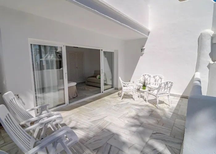 3 Townhouse With Private Garden In