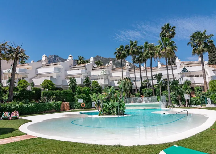 3 Townhouse With Private Garden In
