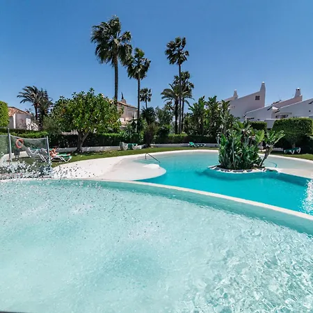 Tatil Evi 3 Townhouse With Private Garden In Marbella