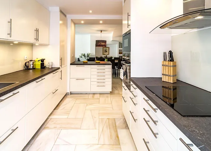 3 Townhouse With Private Garden In Marbella