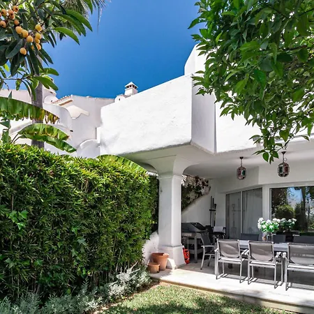 3 Townhouse With Private Garden In *