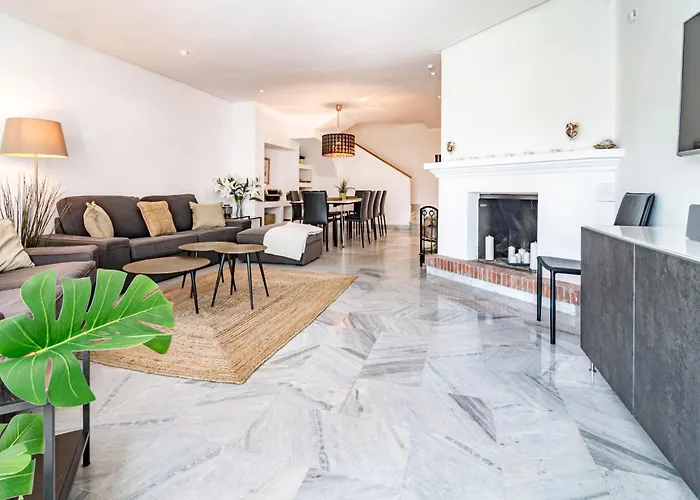 3 Townhouse With Private Garden In Marbella