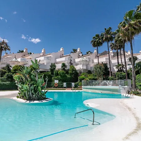 3 Townhouse With Private Garden In * ماربيا