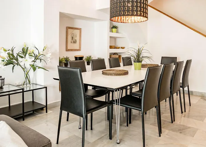 3 Townhouse With Private Garden In * ماربيا