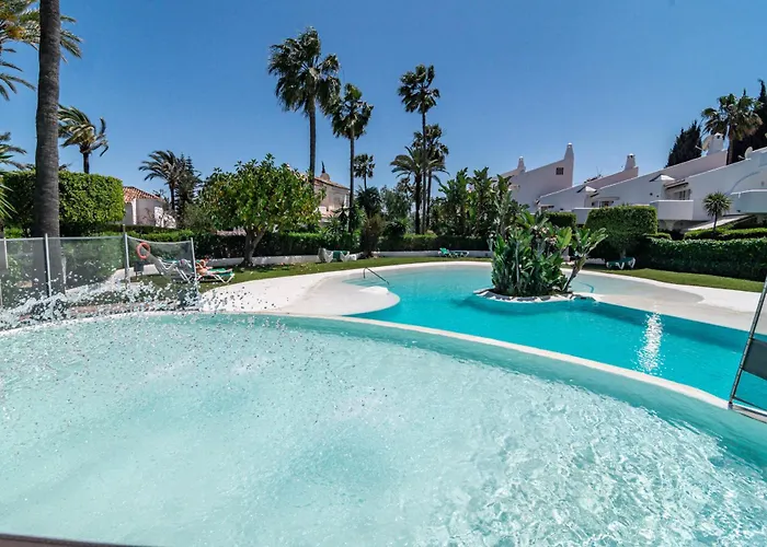 بيت للعطل 3 Townhouse With Private Garden In ماربيا