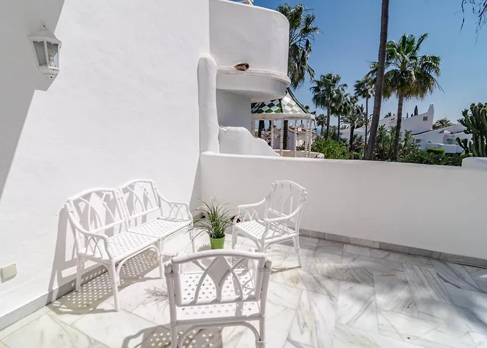 3 Townhouse With Private Garden In بيت للعطل