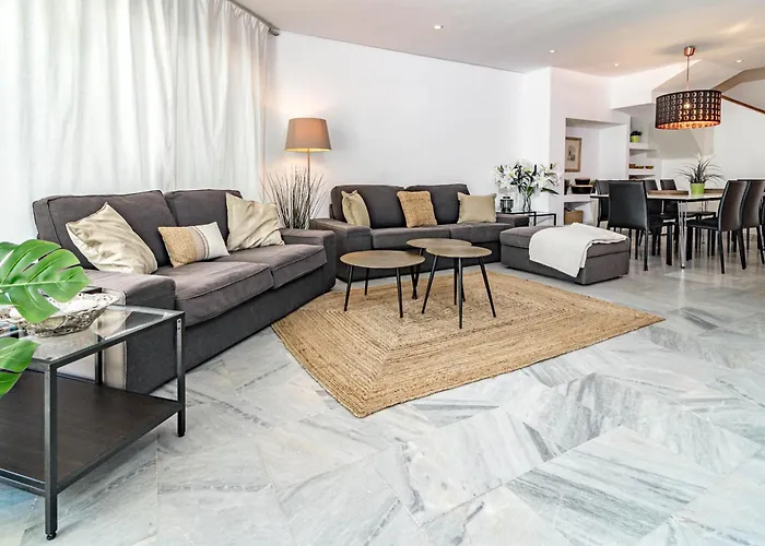 بيت للعطل 3 Townhouse With Private Garden In ماربيا